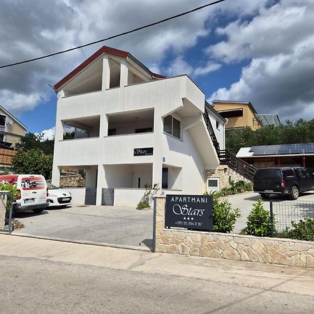 Stars Apartment กอร์นยิ คาริน ภายนอก รูปภาพ